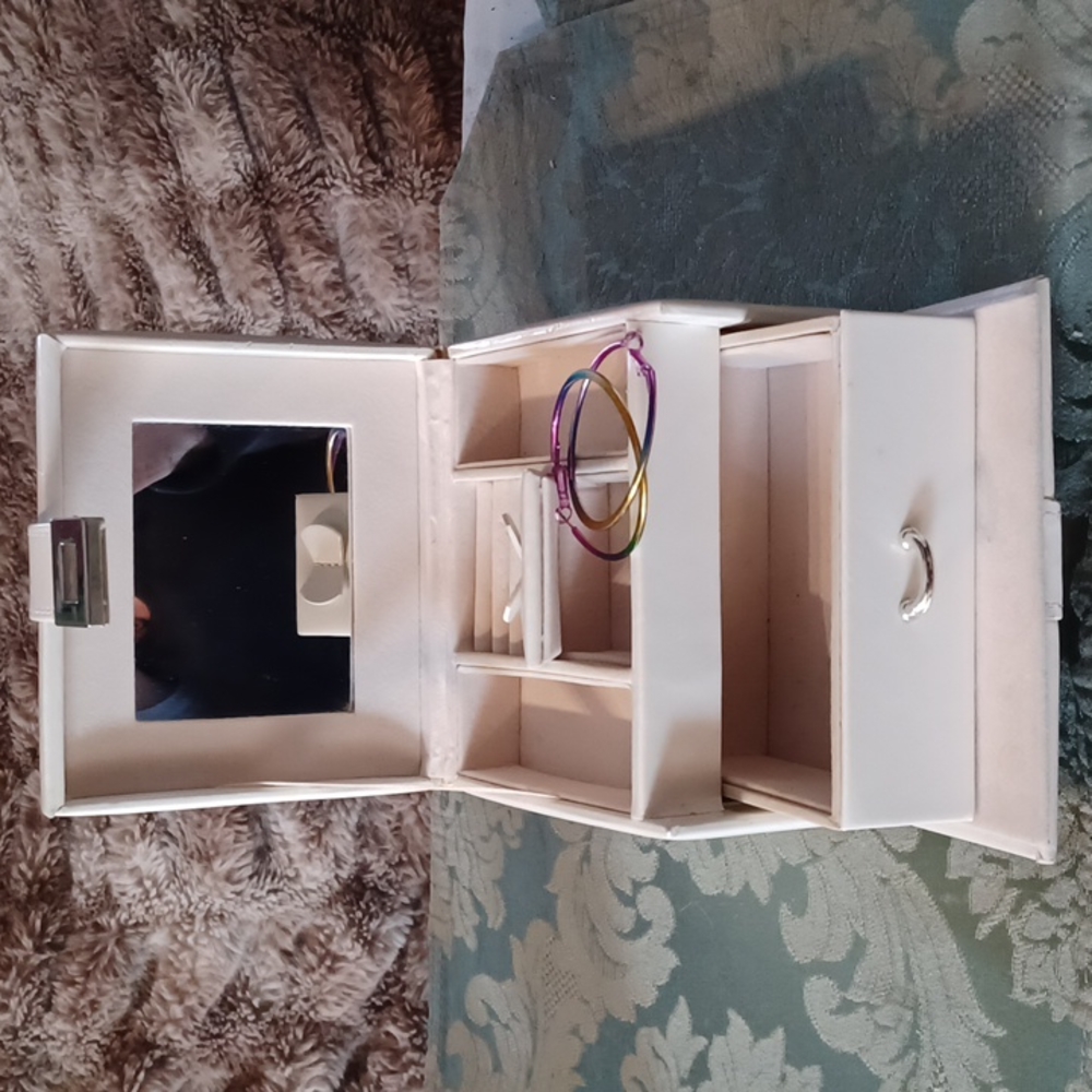 Jewelry travel case